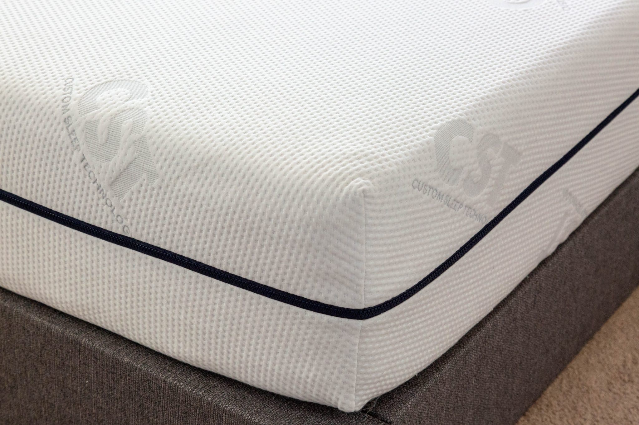 Talamo italia Double Gold Mattress. Made In Italy. Removable Mattress In Memory  Foam And Waterfoam. Anti-Mite And Hypoallergenic. Cm 160x190 H21 White